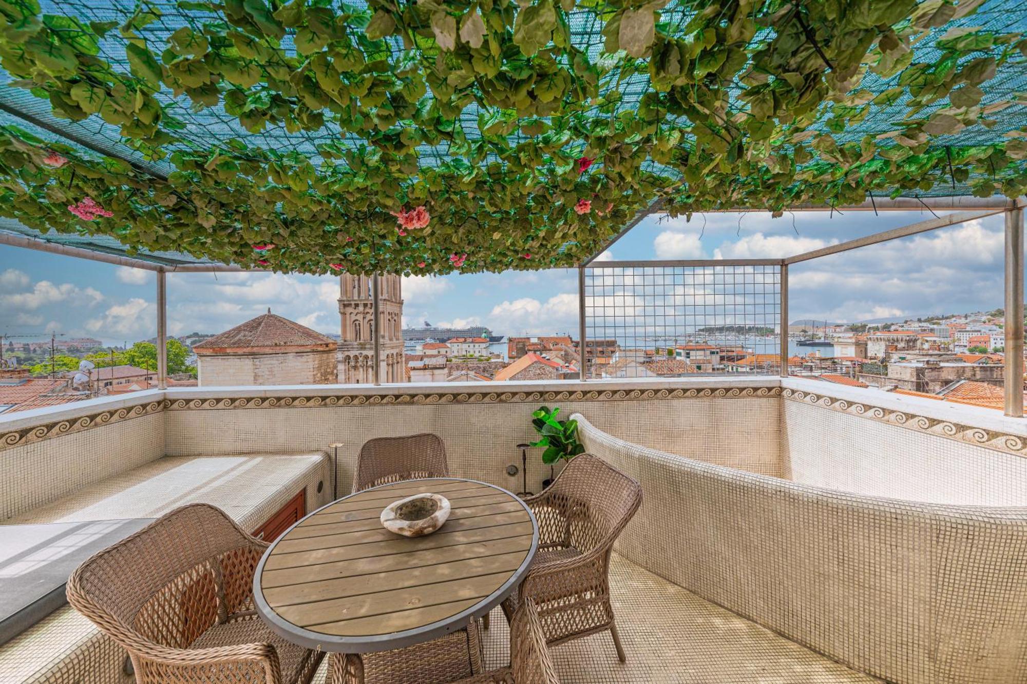 Augubio Penthouse Apartment Split Bagian luar foto