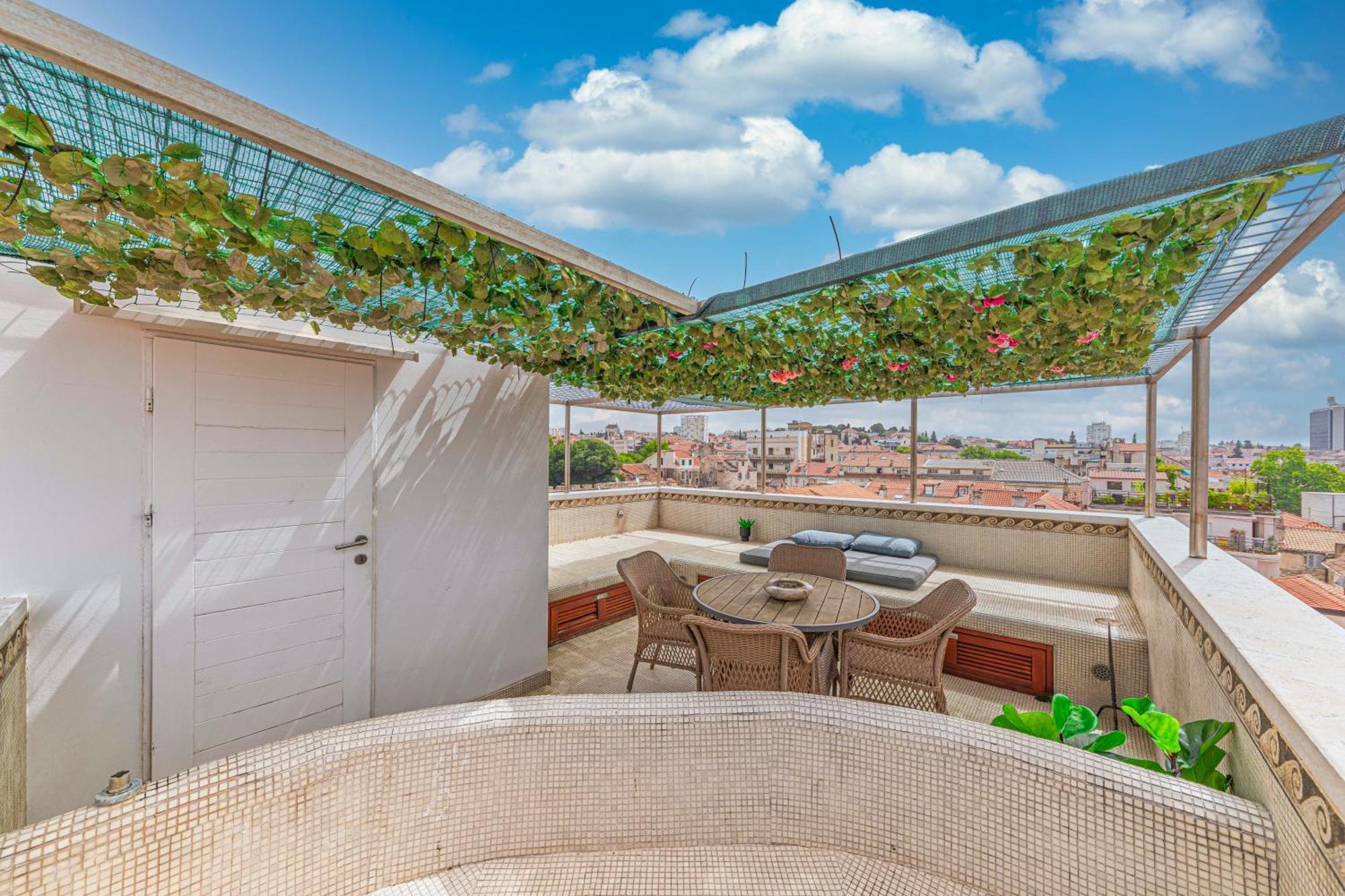 Augubio Penthouse Apartment Split Bagian luar foto